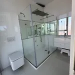 Cubo De Cristal Con Piscina Y Vistas Al Mar O Grove