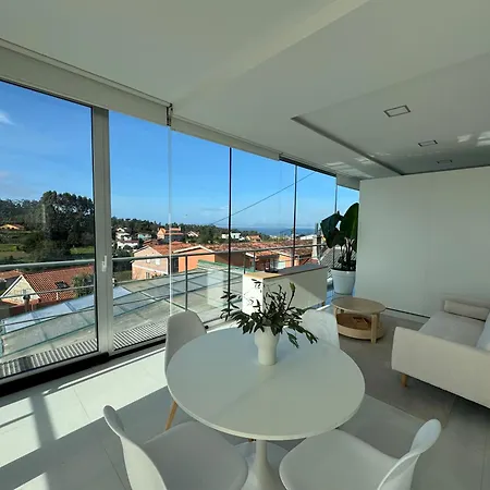 Cubo De Cristal Con Piscina Y Vistas Al Mar O Grove