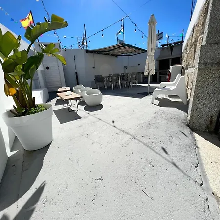 Cubo De Cristal Con Piscina Y Vistas Al Mar O Grove
